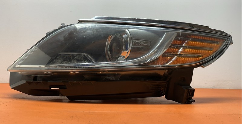 DA5313006AN | 2013 - 2016 LINCOLN MKS LEFT HEADLIGHT HID XENON ADAPTIVE OEM LH