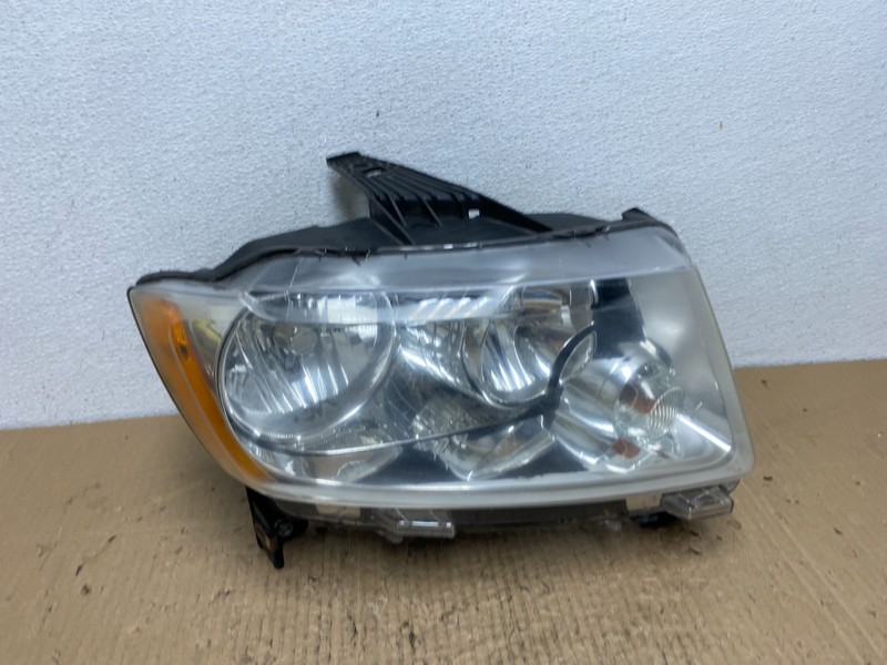 2011-2013 Jeep Grand Cherokee Right Passenger Halogen Headlight AC4104 DW