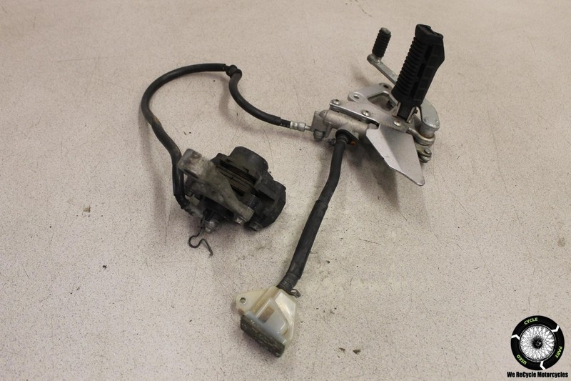 1994 Suzuki GS500E REAR BRAKE CALIPER MASTER CYLINDER RESERVOIR ASSEMBLY GS 500