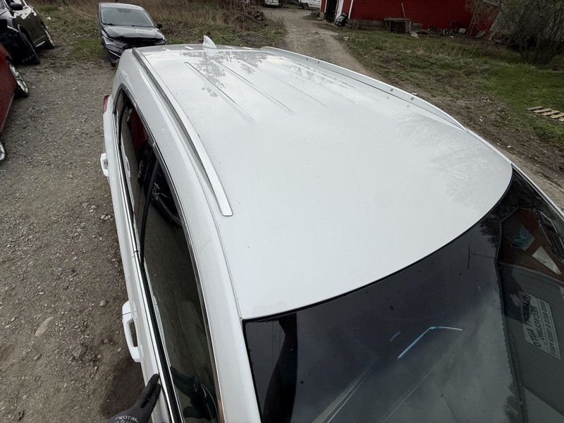 2017-2024 Cadillac XT5 Roof White
