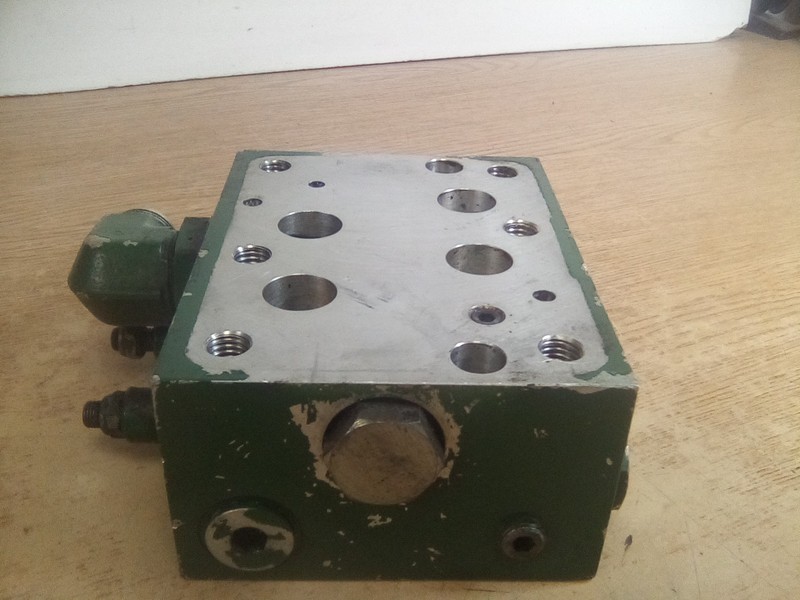 Sun Hydraulics YRGF LAV AM 54 Manifold Block