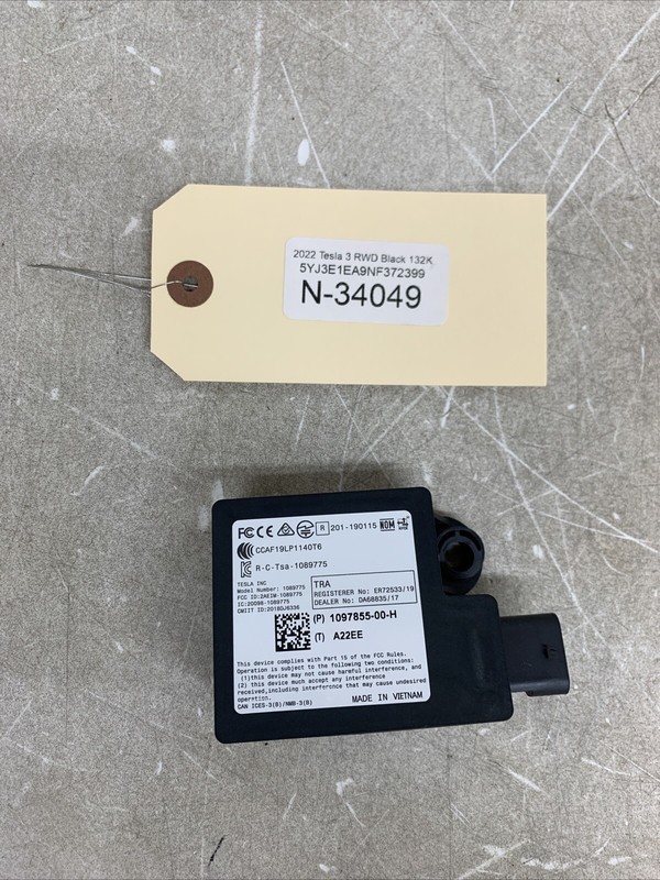 17-23 TESLA MODEL 3 REAR BUMPER BODY CONTROL MODULE BLUETOOTH 34049 B123