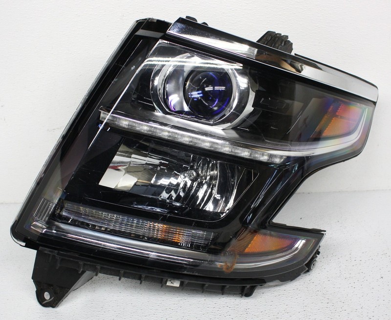 OEM Left Driver Side Halogen Headlamp For Chevy Suburban, Tahoe Tabs Missing