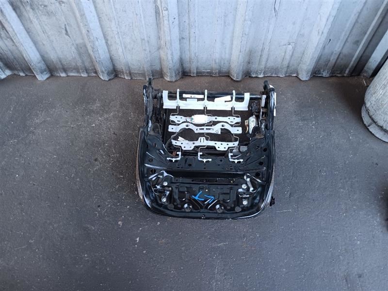 19-23 BMW G20 330i M340i Left Front Seat Track With Motors Frame Rail
