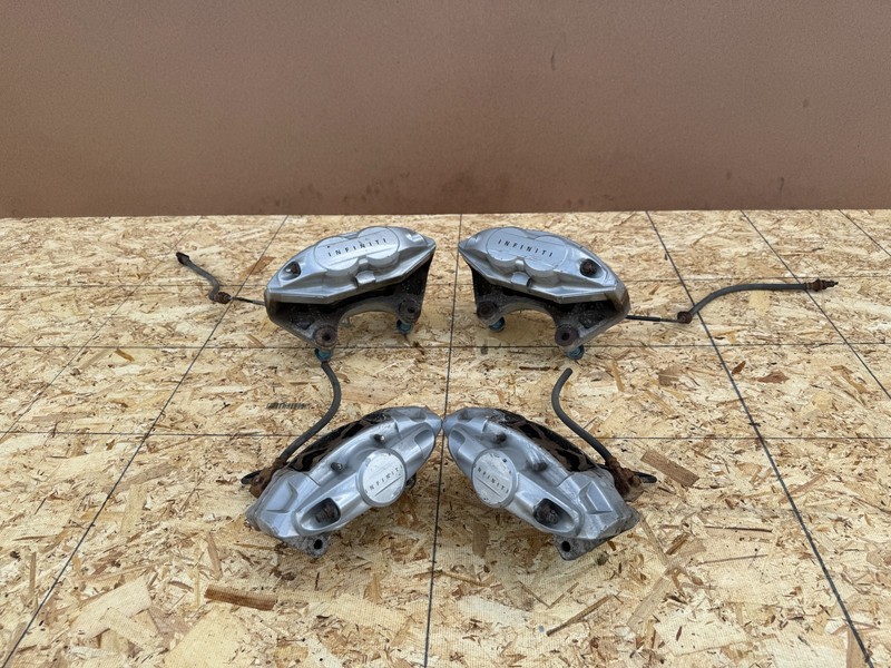 INFINITI NISSAN M37 M56 Q40 Q50 Q60 Q70 2007-2024 OEM AKEBONO BRAKE CALIPER SET