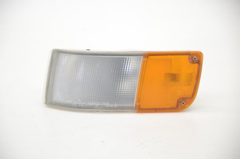 90-96 Nissan 300ZX 2+2 Coupe Driver Left Front Turn Signal Light