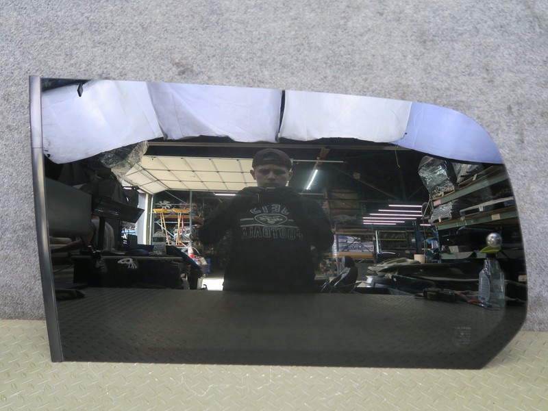 2004-2007 LEXUS J100L LX470 REAR LEFT DRIVER SIDE QUARTER GLASS WINDOW
