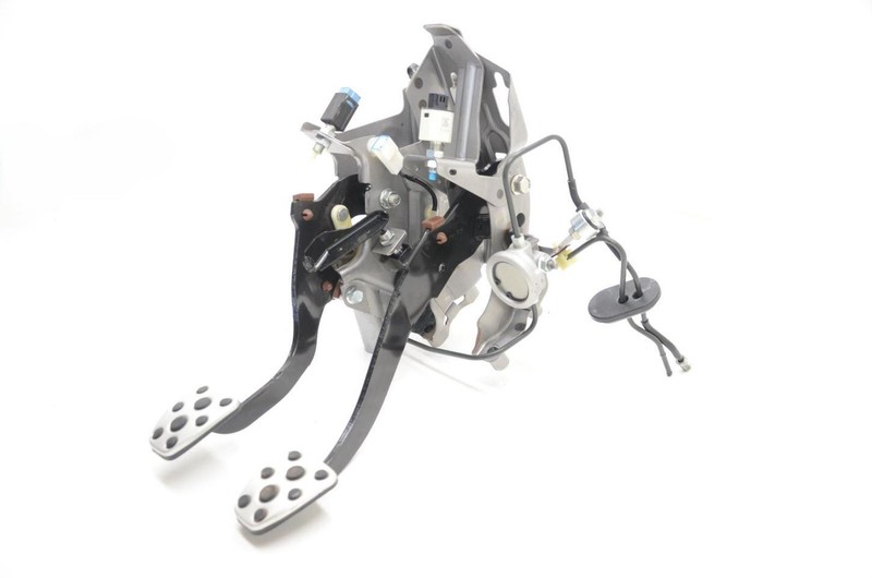22-23 WRX Brake and 6 Speed Clutch Pedal Kit with Bracket