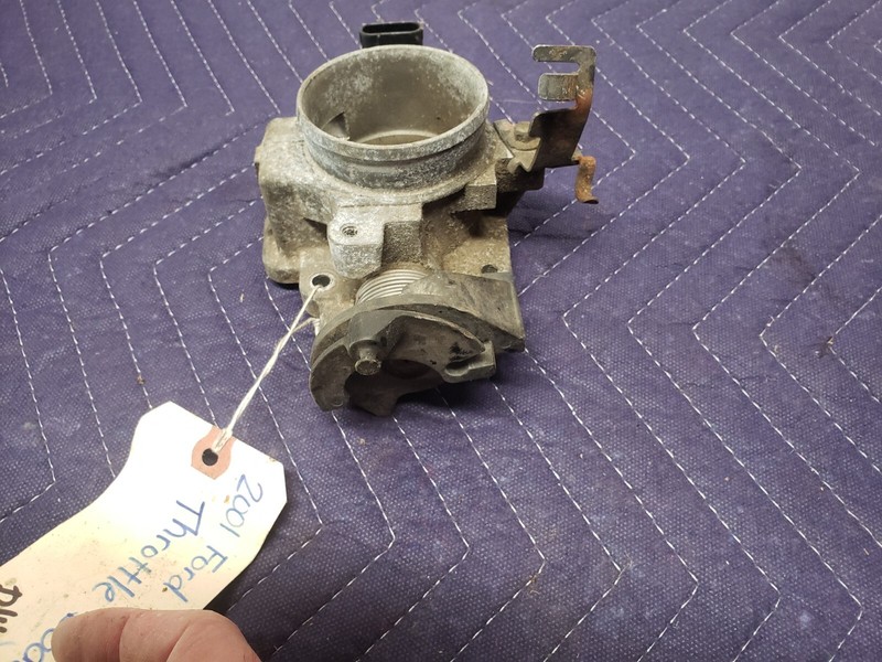 2L8Z9E926AB; FORD ESCAPE OEM Throttle Body Assembly; (3.0L, AT) 01 02 03 04