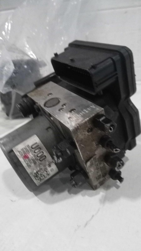 2015 KIA SORENTO ABS Pump & Motor Assembly OEM 589201U000 137k Miles