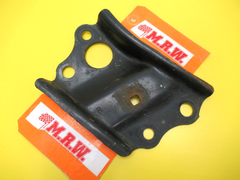 SWAY BAR FRAME BRACKET MOUNT BUSHING PASSENGER SIDE RH R SCION XB TC RAV4 PRIUS