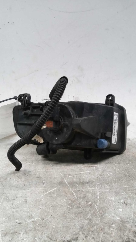 2015 AUDI A4 Right Fog Light Assembly Black OEM 580504 - 127K Miles