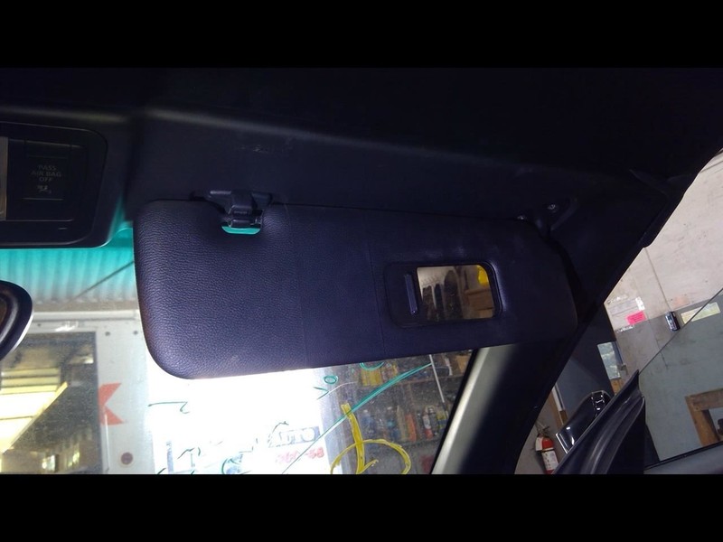 Passenger Sun Visor Illumination Convertible Fits 07-13 BMW 328i 1639973