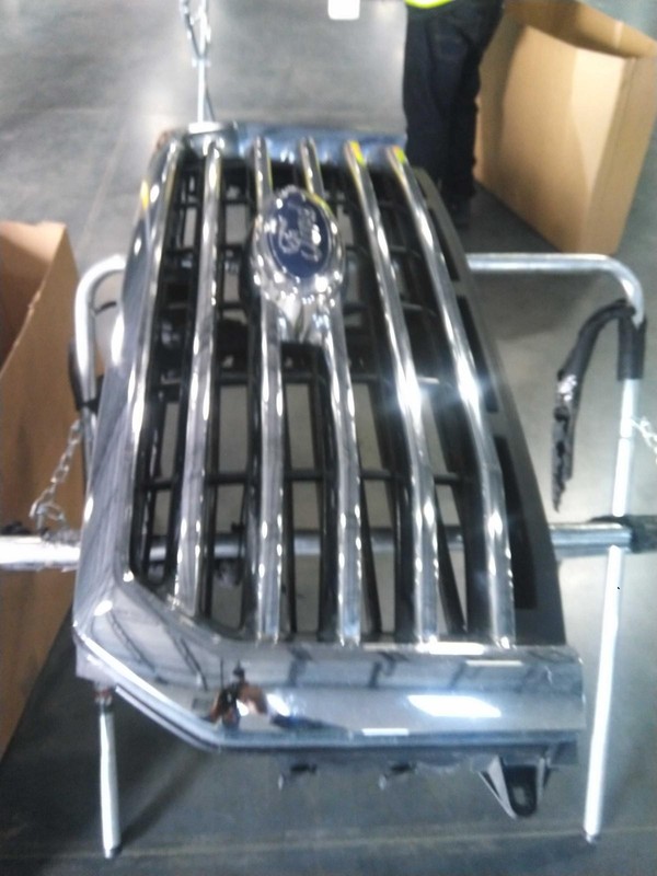 2017 Ford F150 Pickup OEM Grey Grille FL3Z8200EA Used, 156K Miles