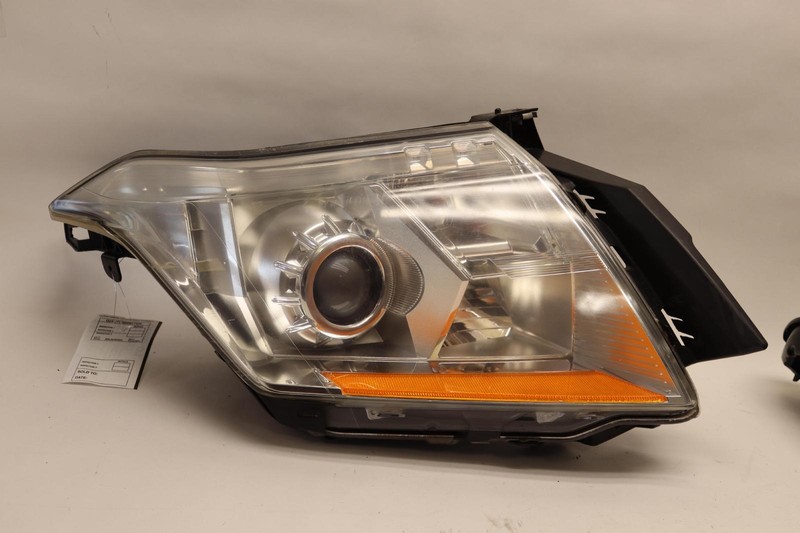 2010-2013 CADILLAC SRX FRONT LEFT DRIVER SIDE HEADLIGHT HALOGEN HEADLAMP OEM
