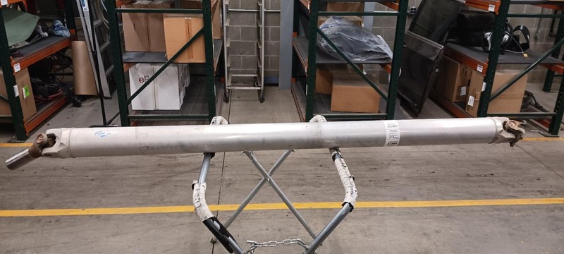 20-'24 CHEVROLET SILVERADO 2500 Crew Cab Rear Drive Shaft 4x4 35k miles OEM