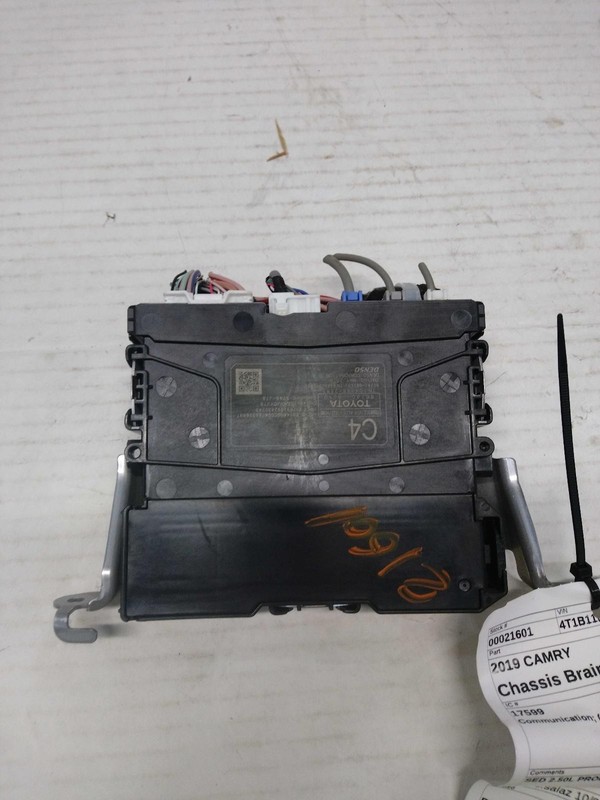 2019 Toyota Camry Telematics Interface Module OEM Black 88K Miles NJ25-21601