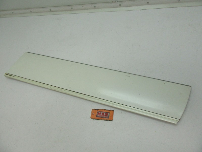 RIGHT FRONT OUTER DOOR PANEL TRIM MOLDING COVER EXTERIOR WHITE GS300 GS400 GS430
