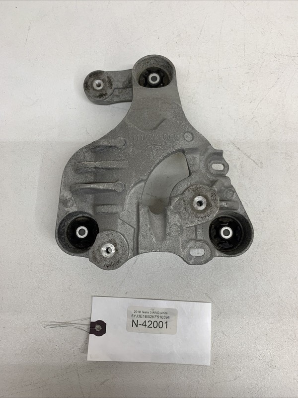 ⚡️17-20 Tesla 3 A/C Air Compressor Mount Bracket Support 1110711-00-B 42001 S27