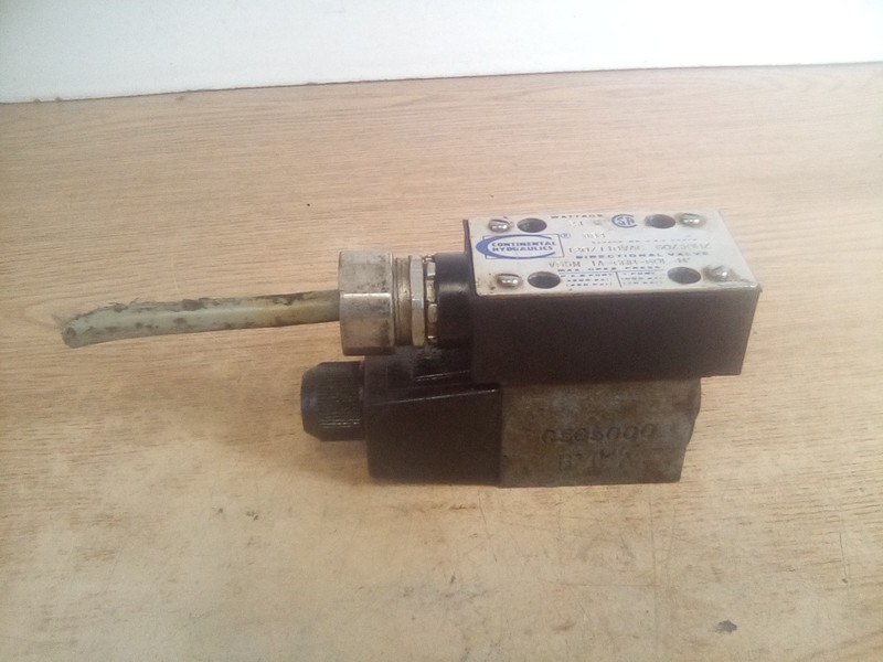 Continental Hydraulics VS5M-1A-GRB-60L-H Directional Valve 120/110VAC