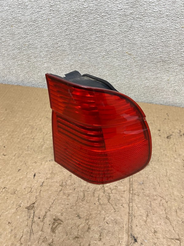 2001 2003 BMW 5 Series E39 Wagon Right Passenger RH Side Tail Light Oem V4600 DG