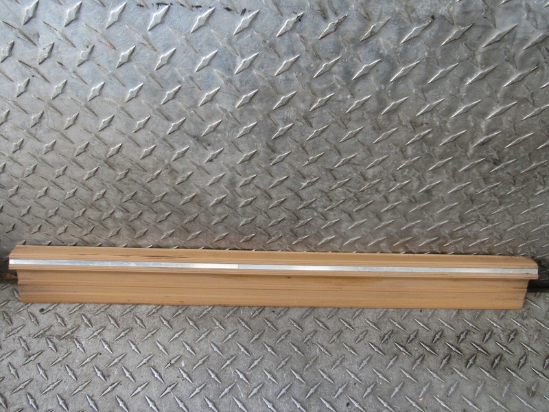 1982 MERCEDES-BENZ 240D RIGHT PASSENGER FRONT DOOR SILL ROCKER TRIM PANEL STEP
