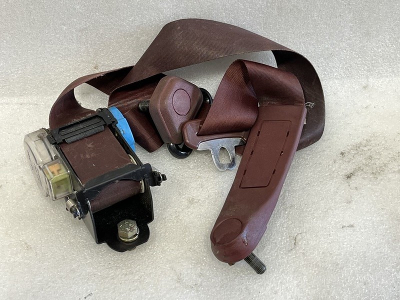 1984 1985 HONDA ACCORD SEDAN LEFT DRIVER SIDE FRONT SEAT BELT MAROON