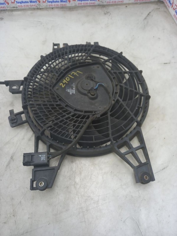 01 02 03 04 TOYOTA SEQUOIA RADIATOR FAN MOTOR ASSEMBLY