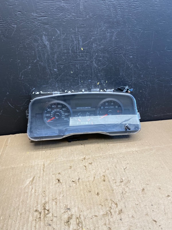 2009 to 2010 Mercury Marquis Speedometer Cluster Gauge Oem AC4631 DG