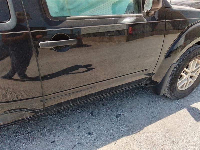 Passenger Front Door Without Body Side Moulding Fits 16-18 FRONTIER 3321235