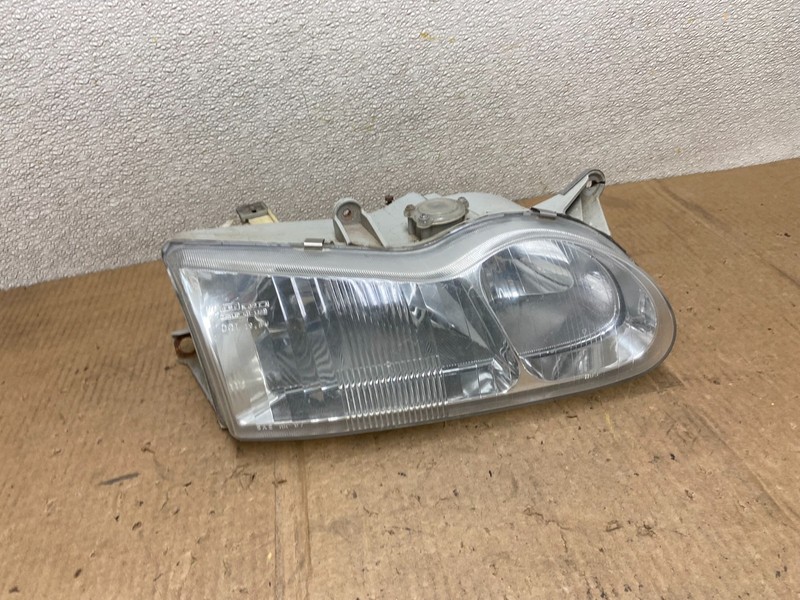 1997 to 1998 Hyundai Sonata Right Passenger Side Headlight Halogen Oem AA6671 DG