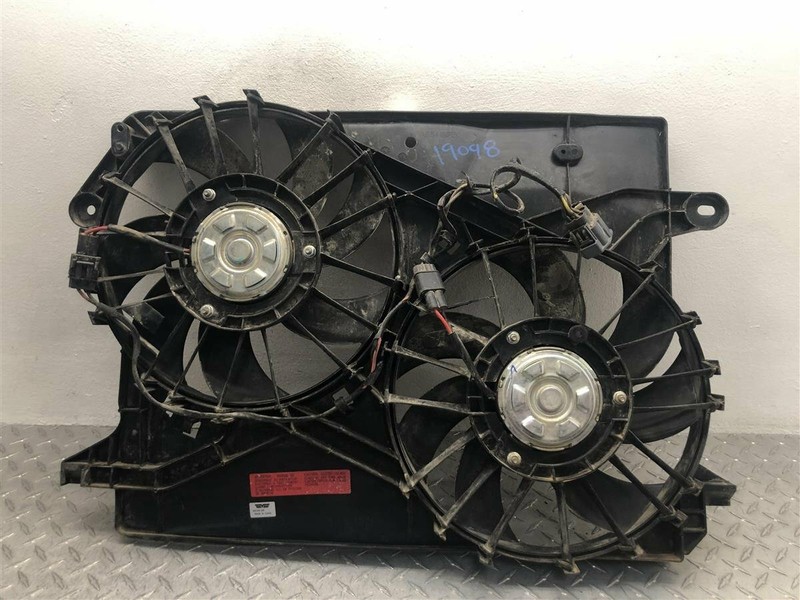 05-07 CHRYSLER 300 MAGNUM FAN ASSEMBLY OEM 674-00918