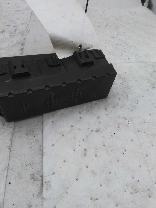 2002 Lincoln Continental Fuse Box OEM 4.6L 1F3T14290AA, 1F3T14290AB, 646