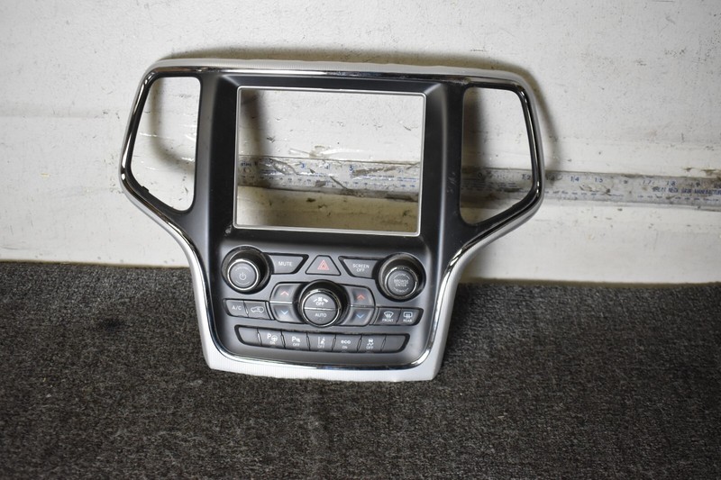 2014-2018 JEEP GRAND CHEROKEE 8.4" SCREEN BEZEL HVAC AIR A/C CLIMATE CONTROL