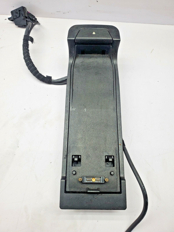 2011 BMW M3 (E90) FRONT CENTER CONSOLE BLUETOOTH CELL PHONE SNAP IN CRADLE