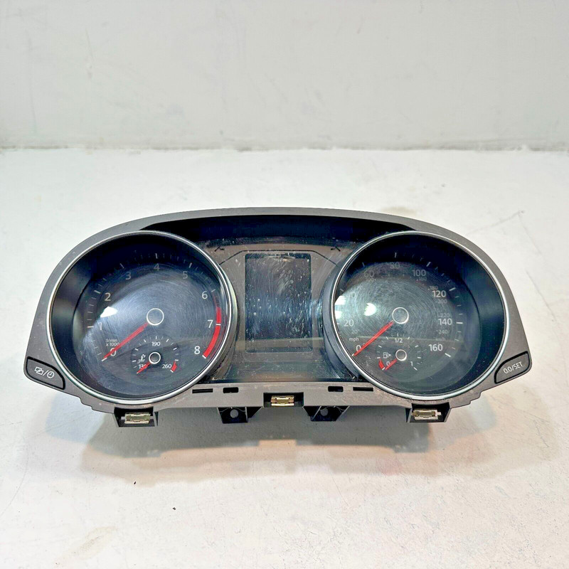 Dash Instrument Cluster Gauge Speedometer 63K Volkswagen Passat 2017-2018 OEM