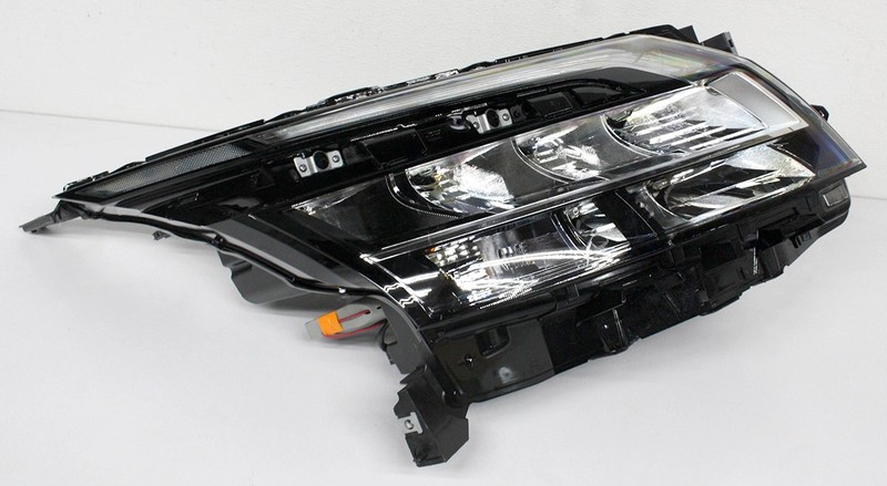 Non-US Market OEM Right Side LED Headlamp For Nissan Pathfinder 26010-6TK6B