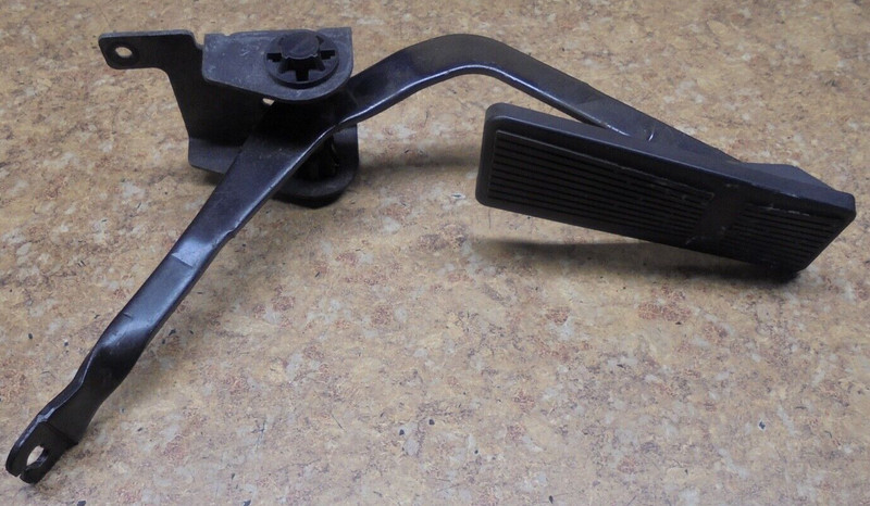 2003 Jeep Liberty Sport 3.7L 3.7 L Foot Gas Fuel Pedal Throttle Accelerator 03