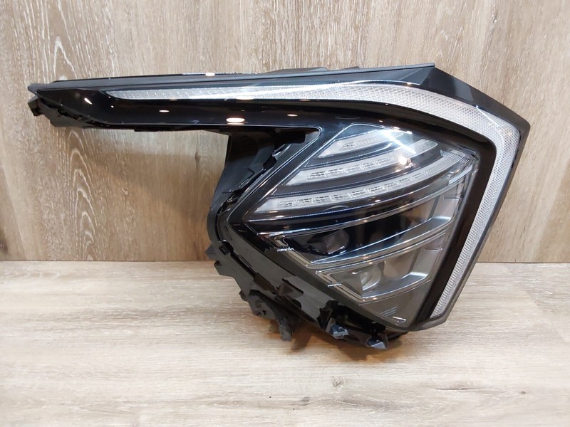 2023-2024 Kia Sportage RH HEADLIGHT ASSY OEM PART#92102-DW110