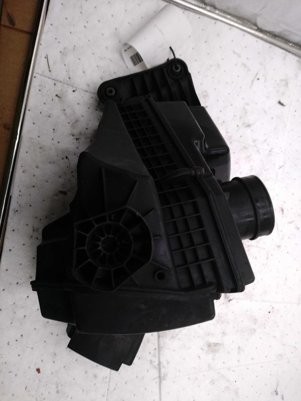 2011 BMW 328I Air Cleaner Assembly OEM 13717555288 Used 3.0L 114K Miles