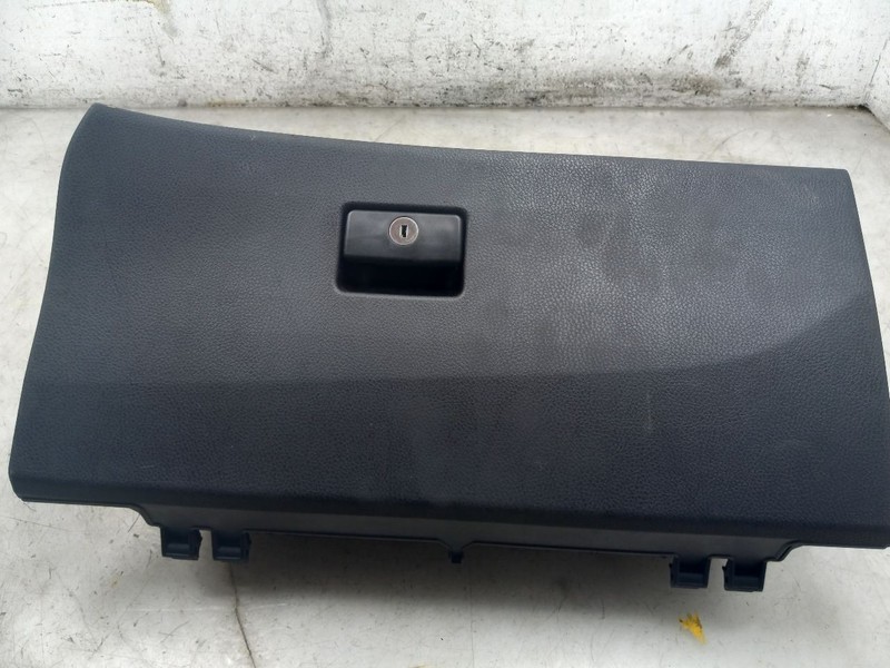 19 TOYOTA HIGHLANDR LE GLOVE BOX BLK-FB20