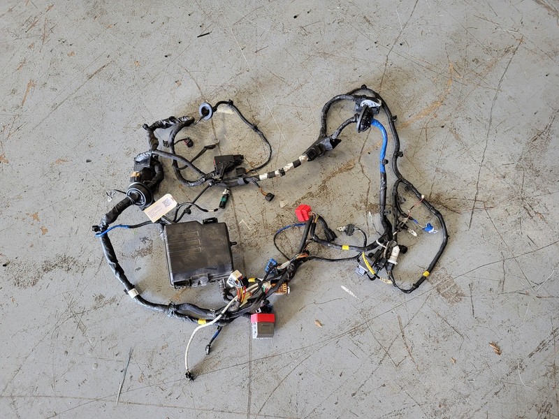 Used Oem Hyundai Engine Bay Wiring Harness for 2019-2020 Santa Fe 2.0L FWD