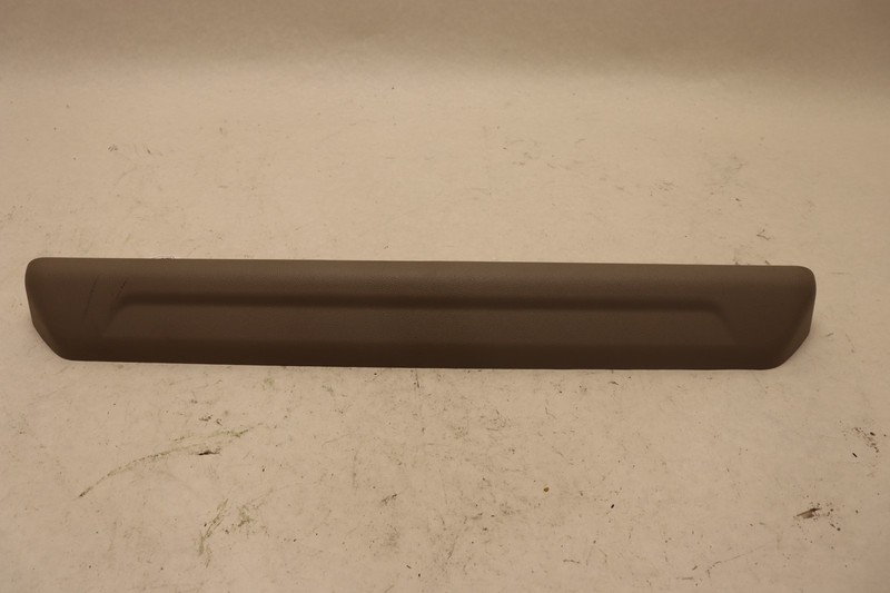 2018-2023 PETERBILT 579 PACCAR RIGHT SIDE TRIM COVER BRACKET UPPER BUNK GRAY OEM