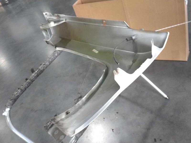 2010 Jeep Compass Right Fender White Good Condition No Rust Antenna Included