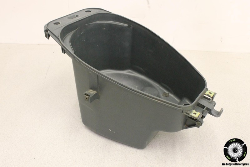 2005 Yamaha Vino 125 YJ125 UNDER SEAT STORAGE BOX LUGGAGE TRUNK COMPARTMENT YJ