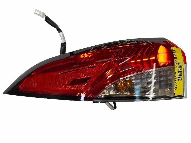 Toyota Corolla tail light 20 23 left side assy quarter panel sdn OEM 8156112D10