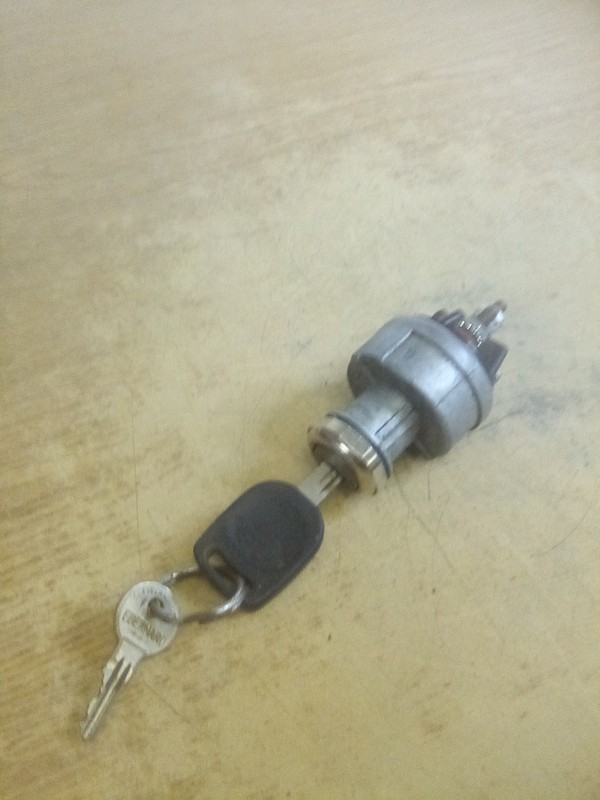 2007 Peterbilt 378 Ignition Switch W/Key