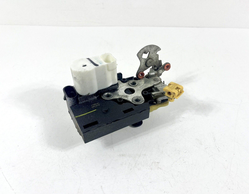 2003-2006 Silverado Sierra Tahoe Front Right Passenger Side Door Latch Actuator