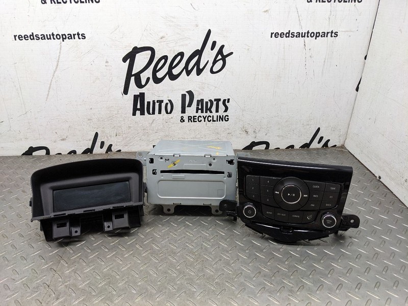 Audio Equipment Radio SET VIN P 4th Digit Limited Receiver 13-16 CRUZE 1187724