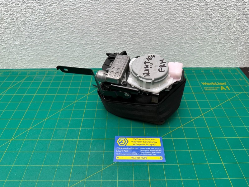 11-17 Volkswagen Touareg FRONT RIGHT PASSENGER SIDE SEAT BELT OEM